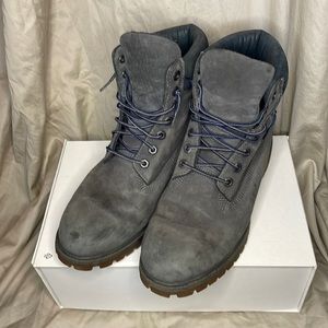 Grey timberland suede classic boots